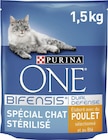 Croquettes spécial chat stérilisé Poulet - PURINA One en promo chez Géant Casino Clichy à 5,10 €