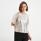 La Halle Issy-les-Moulineaux - Promo T-shirt à sequins manches courtes droit jaune or femme Promo T-shirt à sequins manches courtes droit jaune or femme à 13,99 € dans le catalogue La Halle à Issy-les-Moulineaux