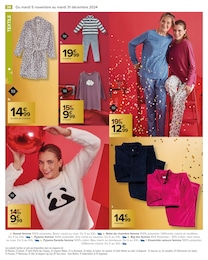 Offre Robe dans le catalogue Carrefour du moment à la page 38