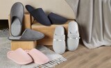 Damen und Herren Hausschuhe im Angebot bei Woolworth in Arnsberg Damen und Herren Hausschuhe Angebote bei Woolworth Arnsberg für 5,00 €