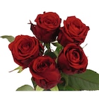 Promo Bouquet De 5 Roses Très Gros Boutons à 5,49 € dans le catalogue Auchan Hypermarché à Sancé