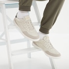 Tennis basses à lacets gris homme en promo chez La Halle Tennis basses à lacets gris homme dans le catalogue La Halle
