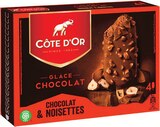 Bâtonnet de glace au chocolat enrobé de chocolat et noisettes x4 - CÔTE D'OR dans le catalogue Intermarché Hyper