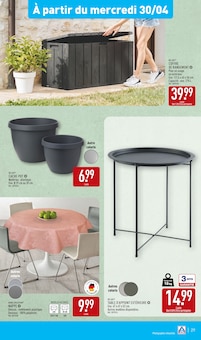 Promo Table D'appoint dans le catalogue Aldi du moment à la page 32