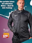 Herren Regenjacke im Angebot bei REWE in Kiel Herren Regenjacke Angebote von Nike bei REWE Kiel für 32,99 €