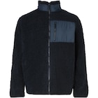 Promo Veste polaire en teddy à 9,95 € dans le catalogue Action à Mont-de-Marsan