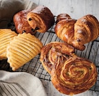 Assortiment de viennoiseries pur beurre x8 en promo chez Intermarché Super Assortiment de viennoiseries pur beurre x8 dans le catalogue Intermarché Super