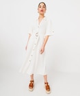 Promo Robe chemise longue à manches courtes en lin et viscose femme - à 25,19 € dans le catalogue Gémo à Flacourt
