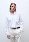 Chemise oxford en coton BIO GOTS - Monoprix Margaret Chemise oxford en coton BIO GOTS à 25,19 € dans le catalogue Monoprix Margaret