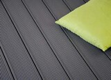Globus-Baumarkt Schellweiler - Terrassendiele WPC massiv Angebot im Prospekt Terrassendiele WPC massiv bei Globus-Baumarkt im Schellweiler Prospekt für 8,49 €