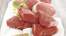 Viande bovine pavés rumsteak*** ou pavés*** façon tournedos à griller - Géant Casino à Angers Viande bovine pavés rumsteak*** ou pavés*** façon tournedos à griller en promo chez Géant Casino Angers à 12,95 €