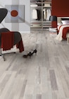 Promo Sol stratifié chêne gris multi lames 8mm à 11,95 € dans le catalogue Décor Discount à Liergues