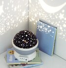 Veilleuse projecteur étoiles à piles à 9,99 € dans le catalogue Maxi Bazar