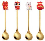 Coffret 4 cuillères dorée Nouvel An chinois dans le catalogue Carrefour