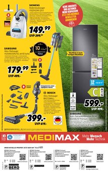 Kühlschrank im MEDIMAX Prospekt "TEAM STADIONFEELING: JEDES SPIEL GRÖSSER ERLEBEN!" mit 8 Seiten (Dinslaken)