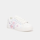 Baskets à lacets fleurs blanc fille dans le catalogue La Halle