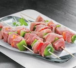 Brochettes de porc extra tendre poivrons tomates cerise - JEAN ROZÉ en promo chez Intermarché Hyper Brochettes de porc extra tendre poivrons tomates cerise - JEAN ROZÉ dans le catalogue Intermarché Hyper