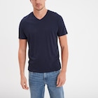 T-shirt manches courtes coton col V bleu marine homme à 5,99 € dans le catalogue La Halle
