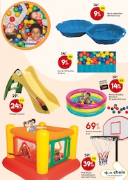 Offre Baskets dans le catalogue Maxi Bazar du moment à la page 19