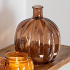 Vase ambre en promo chez B&M Lyon à 2,47 €