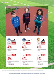 Offre Survêtement Enfant dans le catalogue Intersport du moment à la page 8