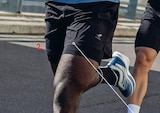 Short homme - Intersport Short homme à 22,99 € dans le catalogue Intersport