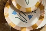 Assiette plate en promo chez Maisons du Monde Assiette plate dans le catalogue Maisons du Monde