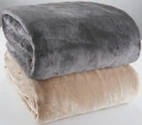 Promo Plaid en tissu molletonné à 14,00 € dans le catalogue Jysk à Lexy