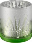 Kerzenhalter aus Glas mit Gräsern, weiß-grün metallic von Dekorieren & Einrichten für 3,45 € bei dm-drogerie markt im Angebot Kerzenhalter aus Glas mit Gräsern, weiß-grün metallic von Dekorieren & Einrichten im aktuellen dm-drogerie markt Prospekt