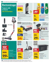 Offre Aspirateur dans le catalogue Carrefour du moment à la page 42