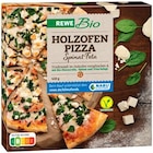 Holzofen Pizza Spinat-Feta von REWE Bio für 2,99 € bei REWE im Angebot Holzofen Pizza Spinat-Feta von REWE Bio im aktuellen REWE Prospekt