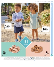 Promo Combinaison bébé dans le catalogue Carrefour du moment à la page 11