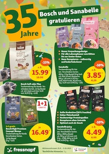 Huhn im Fressnapf Prospekt "35 Jahre - Pfoten hoch, Preise runter!" mit 22 Seiten (Berlin)