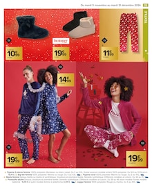 Promo Boots Femme dans le catalogue Carrefour du moment à la page 37