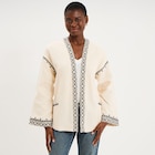 Veste esprit kimono brodée coton ivoire femme - La Halle à Nanterre Veste esprit kimono brodée coton ivoire femme en promo chez La Halle Nanterre à 17,99 €