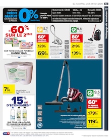 Promo Aspirateur dans le catalogue Carrefour du moment à la page 55