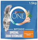 Croquettes Spéciales Chat Stérilisé Poulet - PURINA ONE en promo chez Intermarché Express Tours à 2,72 €