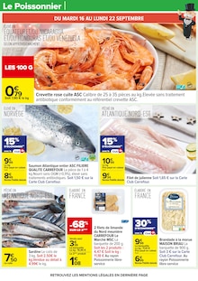 Promo Crevettes cuites dans le catalogue Carrefour du moment à la page 33