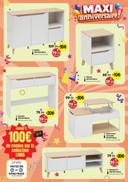 Offre Table Basse Réglable dans le catalogue Maxi Bazar du moment à la page 2