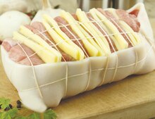 VEAU RÔTI ORLOFF* - NaturéO à Saint-Herblain VEAU RÔTI ORLOFF* en promo chez NaturéO Saint-Herblain à 25,56 €