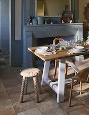 Promos Tabouret dans le catalogue "VOYAGES INTERIEURS" de Maisons du Monde Tabouret en promo dans le catalogue Maisons du Monde à la page 6