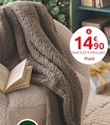 Plaid Teddy en promo chez Mr. Bricolage Grenoble à 14,90 €