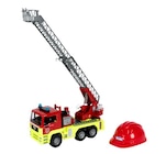 Camion de pompier Man avec casque d'intervention - BRUDER en promo chez Carrefour Camion de pompier Man avec casque d'intervention - BRUDER dans le catalogue Carrefour