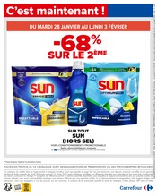 Promo Entretien Maison dans le catalogue Carrefour du moment à la page 2