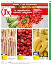 Promo Fraise dans le catalogue Carrefour du moment à la page 15