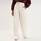 Pantalon ballon taille haute ecru femme en promo chez La Halle Pantalon ballon taille haute ecru femme dans le catalogue La Halle