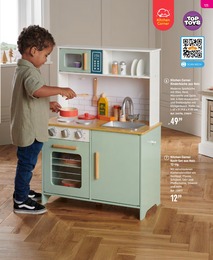 Spielküche im Smyths Toys Prospekt "Toys Superstores" auf Seite 125