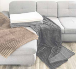 Wohndecke Cordoptik Angebote bei V-Markt Regensburg für 14,99 €