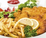 Putenschnitzel mit Pommes Frites Angebote bei BRAUN Möbel-Center Kirchheim für 7,50 €