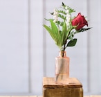 Composition Muguet 3 Brins + 1 Fleur en promo chez Super U Aulnay-sous-Bois à 4,59 €